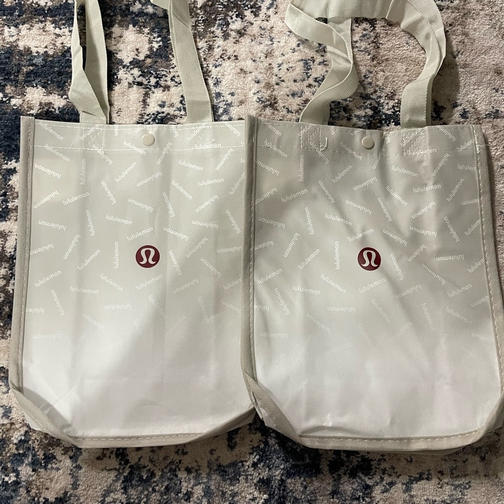 Lululemon reusable shopping  bags (2)
